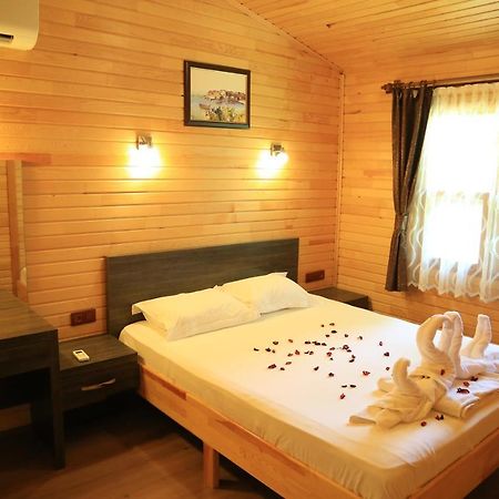 ÇıralıTunays Pansiyon住宿加早餐旅馆 外观 照片